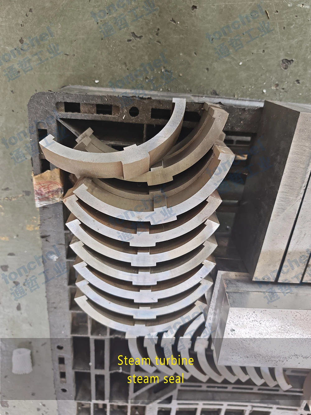 Cast steel gland seals and cast steel oil baffles Cast steel gland seals and cast steel oil baffles